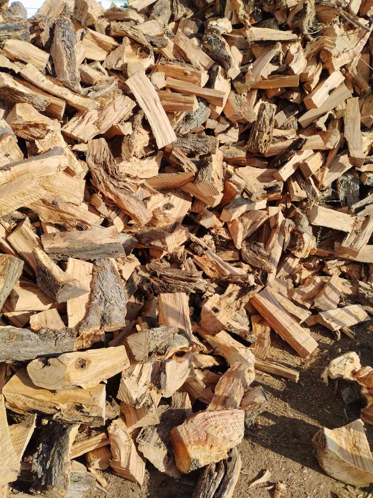 Ξυλεία θέρμανσης στον χώρο εργασίας