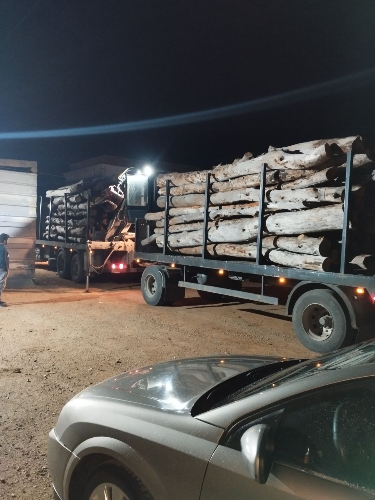 Καυσόξυλα με φυσική υφή ξύλου